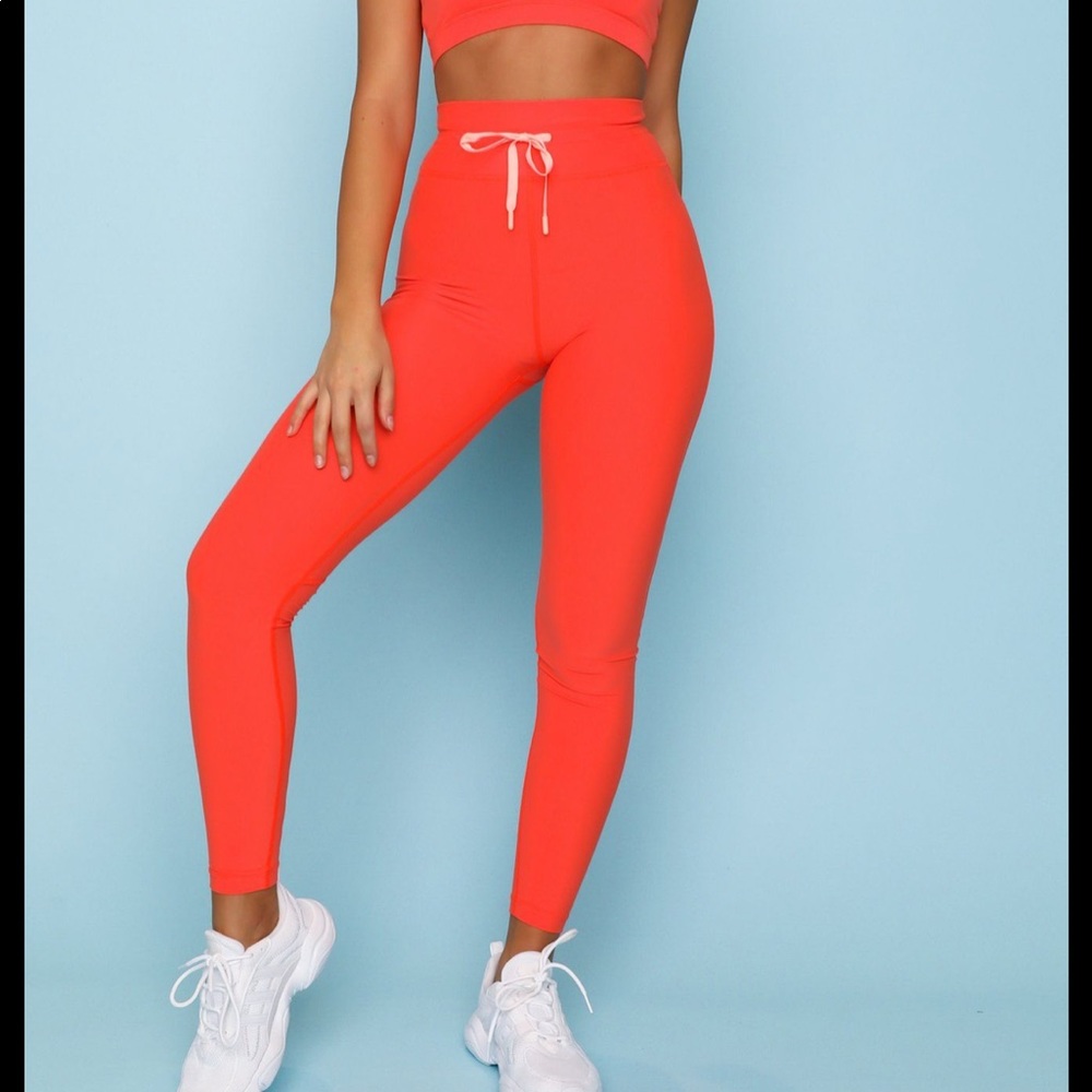 NWT Sarah’s day white fox monza leggings M sarahs